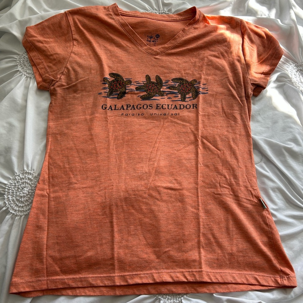 Coral T Shirt Galapagosos Ecuador